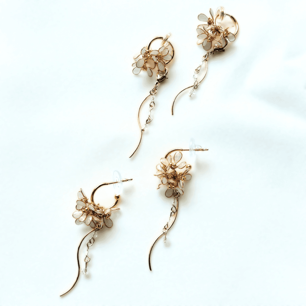 【銀木犀/ギンモクセイ】2wayフープピアス 揺れるホワイト 金属アレルギー対応 サージカルステンレス 受注生産 | 12枚目